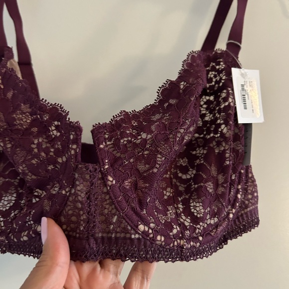 REVEAL LINGERIE • Burgundy & Cream Laced Bra • 36DD • - Picture 9 of 9
